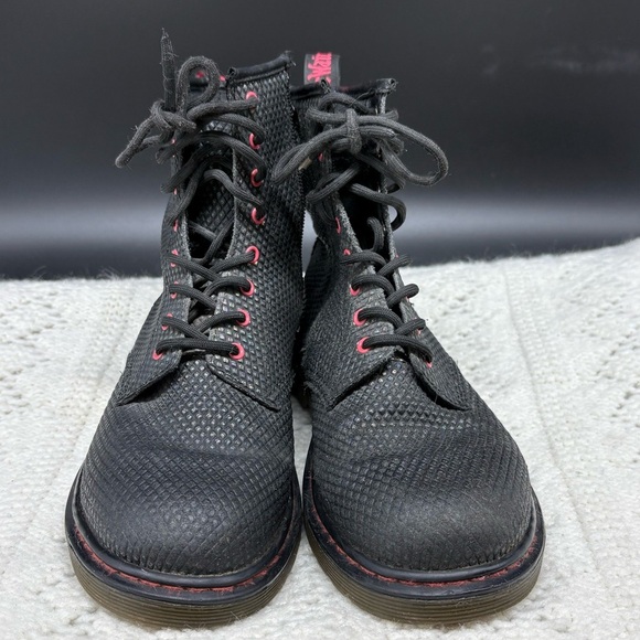 Dr. Martens Delaney Black Snakeskin Women’s 6 EU 37 Iridescent Mermaid Pink - Picture 2 of 8